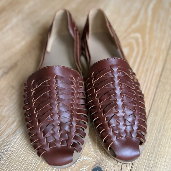 Men’s Nisolo Leather Huarache Sandal in Brown - Picture 4 of 10